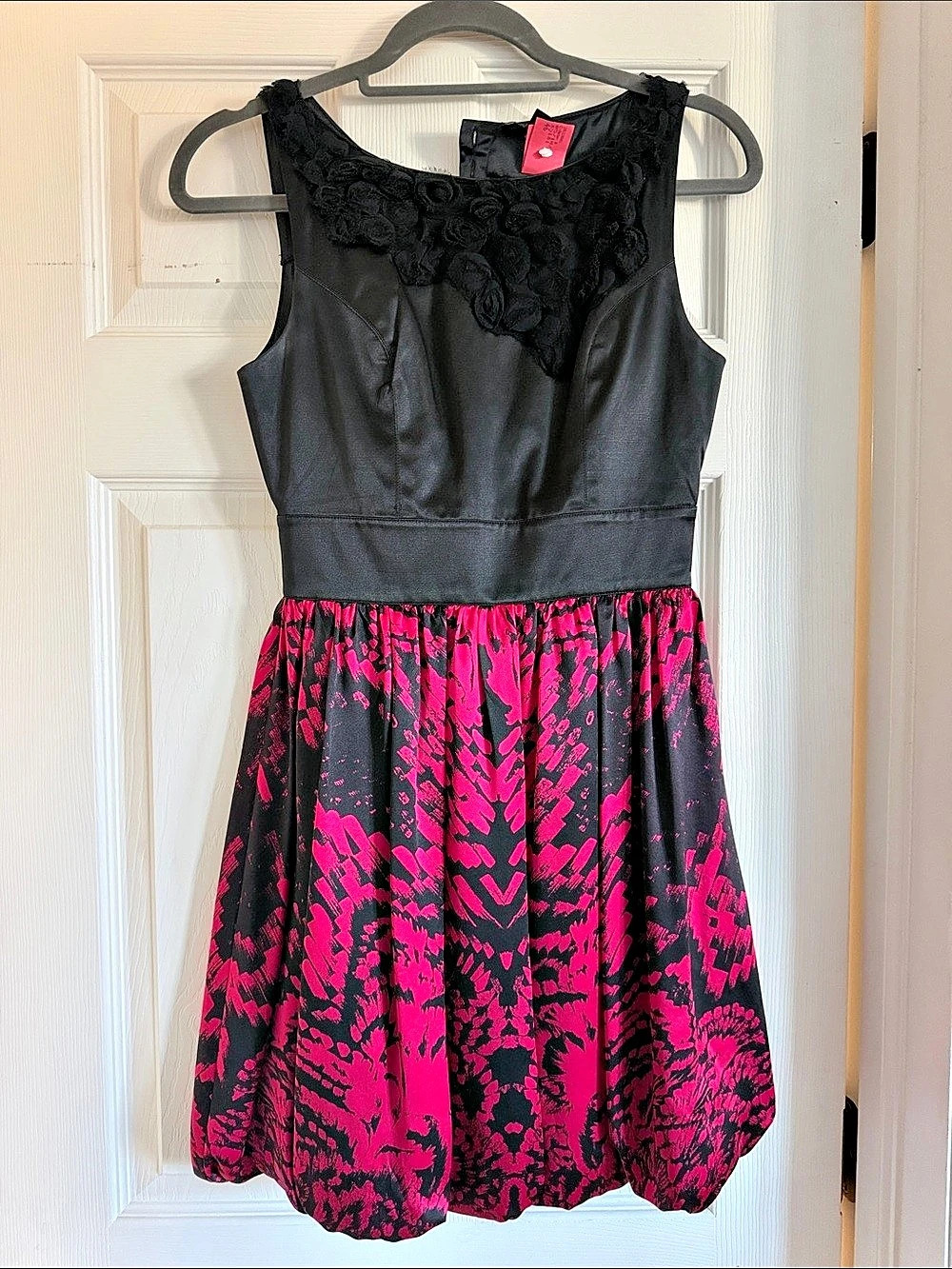 bebe Abstract Mini Dress in Black & Pink XS Like New
